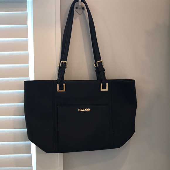 Calvin Klein Handbags - Calvin Klein tote
